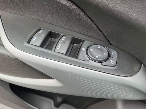 Used 2025 Chevrolet Trax LS image 10