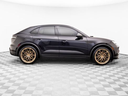 Certified 2024 Porsche Macan 4 Electric image 8