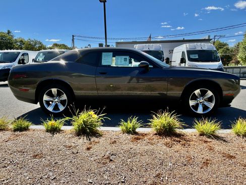 Used 2017 Dodge Challenger SXT w/ Driver Convenience Group image 13