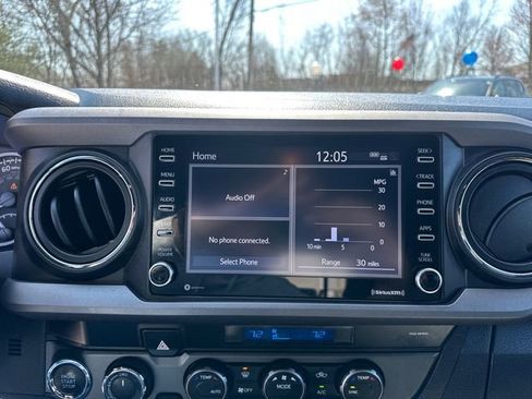 Used 2023 Toyota Tacoma TRD Sport w/ Technology Package image 39