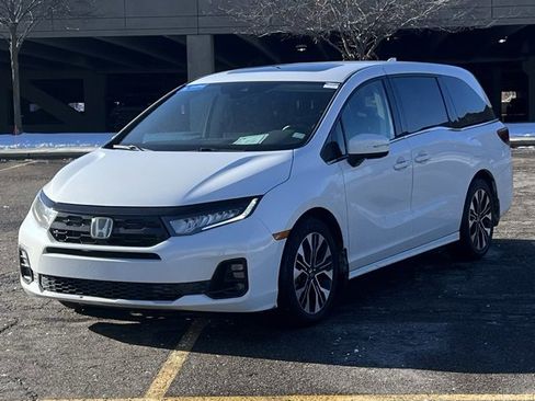 Used 2025 Honda Odyssey Elite image 3