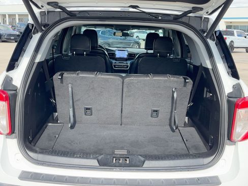 Used 2020 Ford Explorer XLT w/ Equipment Group 202A image 29