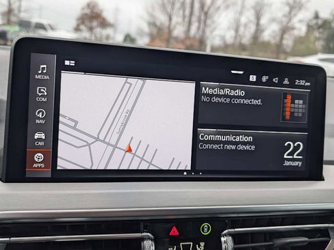 Used 2025 BMW X4 xDrive30i w/ Premium Package image 13