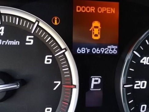 Used 2016 Acura TLX V6 image 1