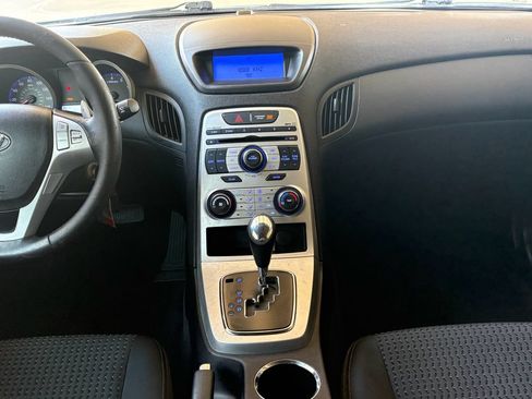 Used 2010 Hyundai Genesis 2.0T RWD image 13