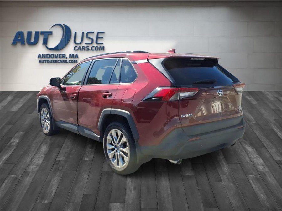 Used 2019 Toyota RAV4 XLE Premium w/ Cold Weather Package AWD/4WD image 5