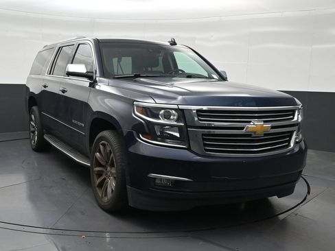 Used 2019 Chevrolet Suburban Premier RWD image 8