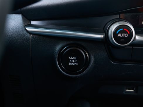 Used 2021 MAZDA MAZDA3 s image 34