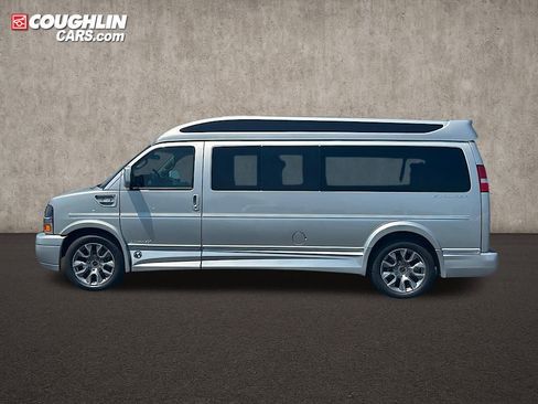 New 2025 Chevrolet Express 2500 Work Van w/ Driver Convenience Package image 10
