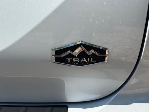 New 2025 Mitsubishi Outlander SE image 11