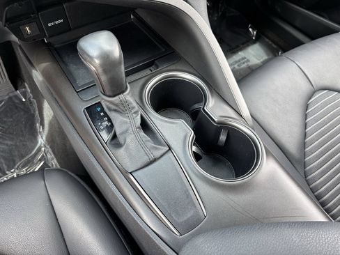 Used 2021 Toyota Camry SE FWD image 23