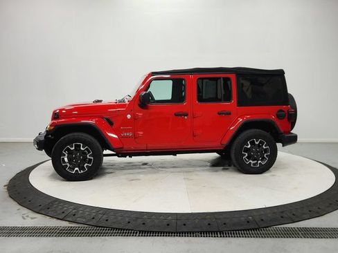 Used 2024 Jeep Wrangler Unlimited Sahara w/ Technology Group AWD/4WD image 5