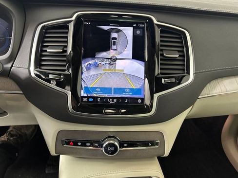 Used 2024 Volvo XC90 T8 Ultimate w/ Lounge Package image 22