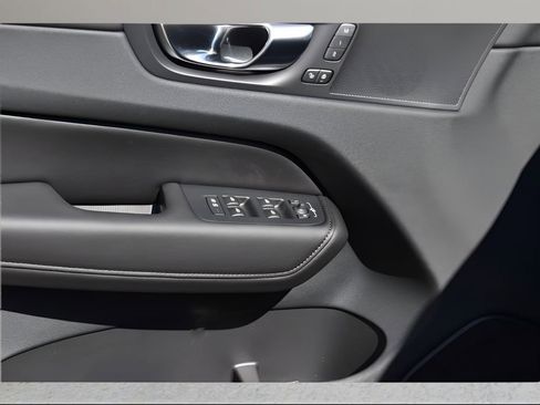 Used 2025 Volvo XC60 T8 Plus w/ Protection Package Premier image 22