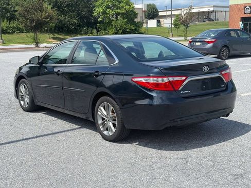 Used 2017 Toyota Camry SE FWD image 6