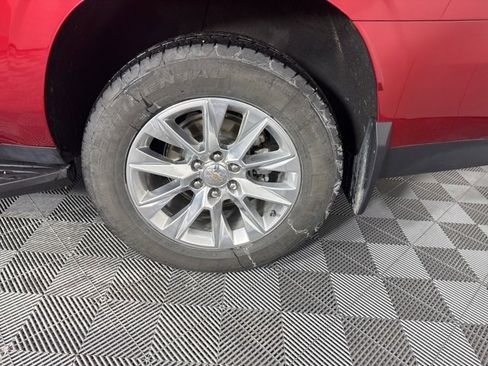 Used 2024 Chevrolet Suburban Premier image 9