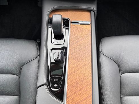 Certified 2024 Volvo XC90 B6 Plus AWD/4WD image 31