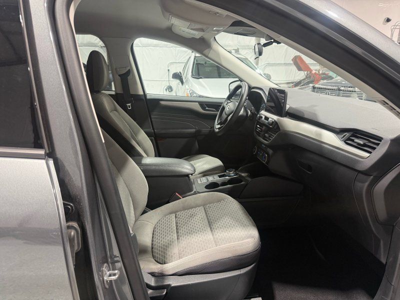 Used 2022 Ford Escape SE FWD image 11