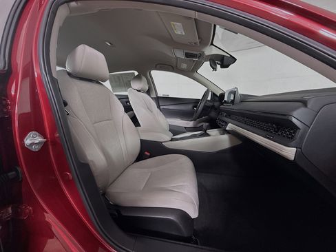 Certified 2025 Honda Accord LX image 33