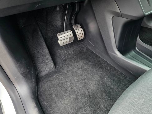 Used 2026 Tesla Model Y AWD image 26