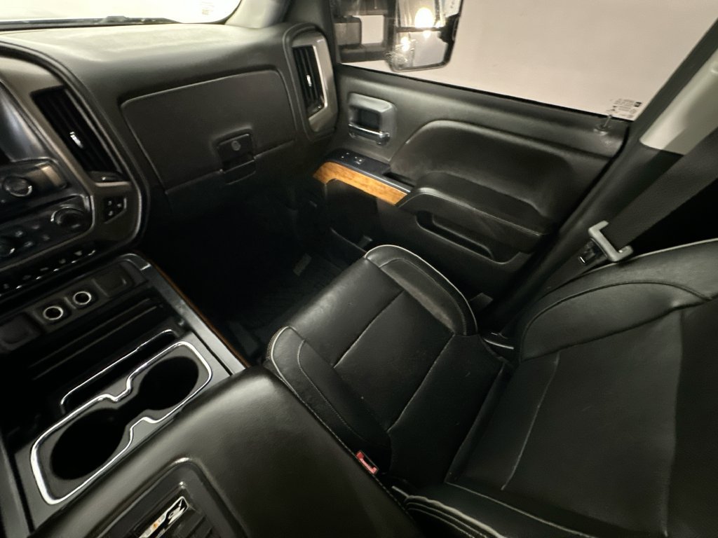 Used 2018 Chevrolet Silverado 2500 High Country w/ Duramax Plus Package AWD/4WD image 11