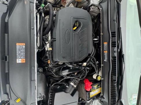 Used 2017 Ford Fusion SE w/ Equipment Group 201A image 22