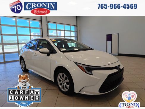 Used 2025 Toyota Corolla LE FWD image 1