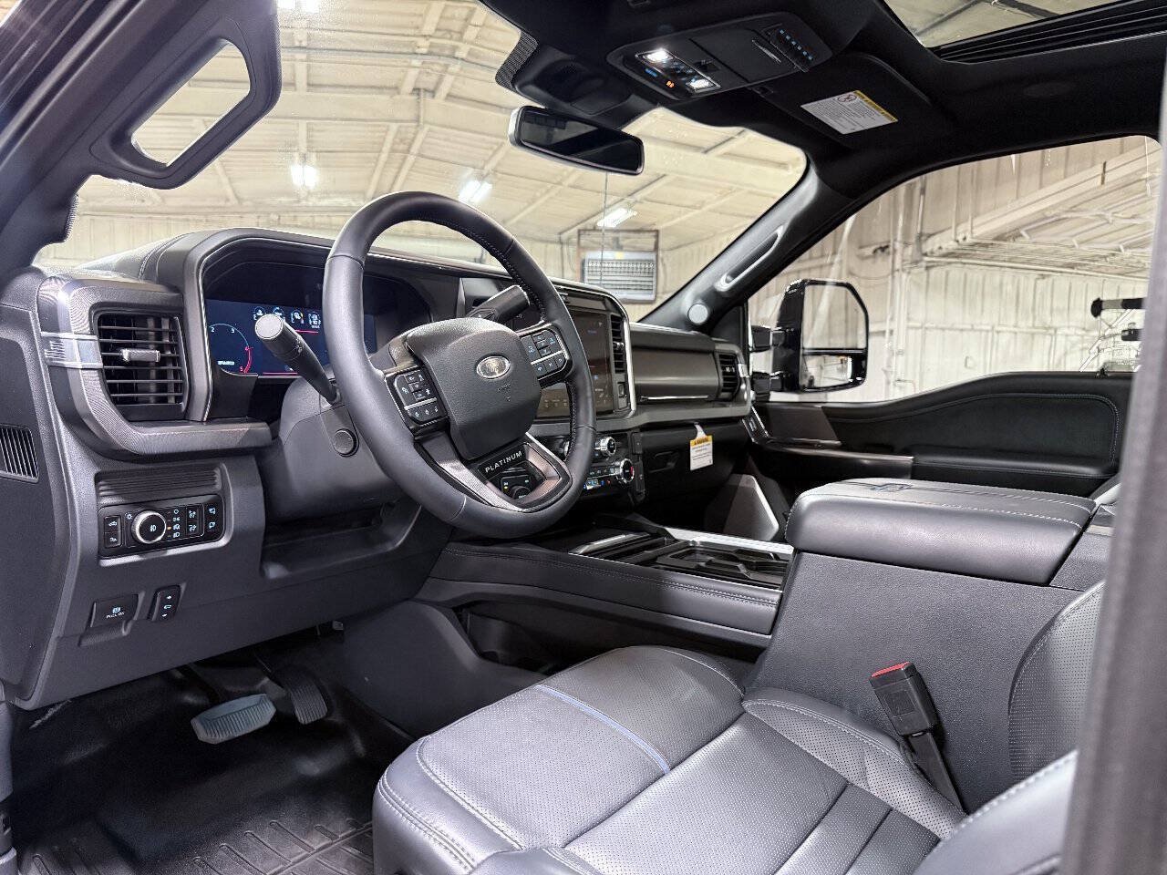Used 2026 Ford F450 Platinum w/ FX4 Off-Road Package AWD/4WD image 52