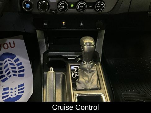 Used 2016 Toyota Tacoma TRD Off-Road image 10