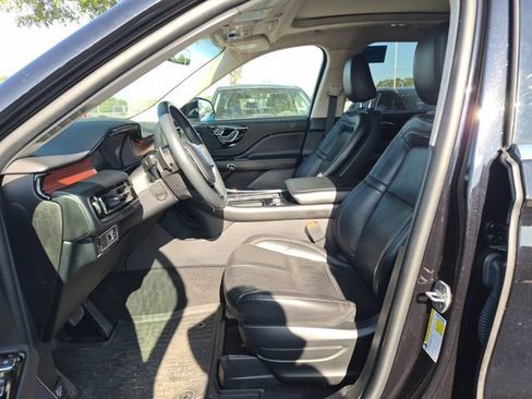 Used 2022 Lincoln Aviator Reserve w/ Elements Package Plus AWD/4WD image 3