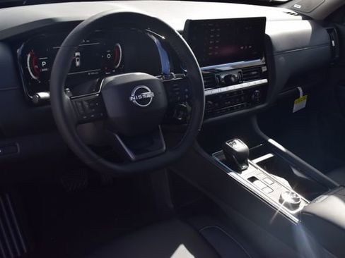 New 2026 Nissan Pathfinder SL image 11