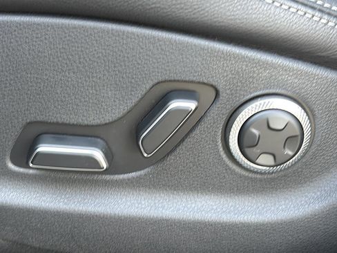 Certified 2026 Genesis GV70 2.5T AWD/4WD image 15
