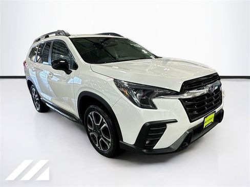 New 2025 Subaru Ascent Limited image 3