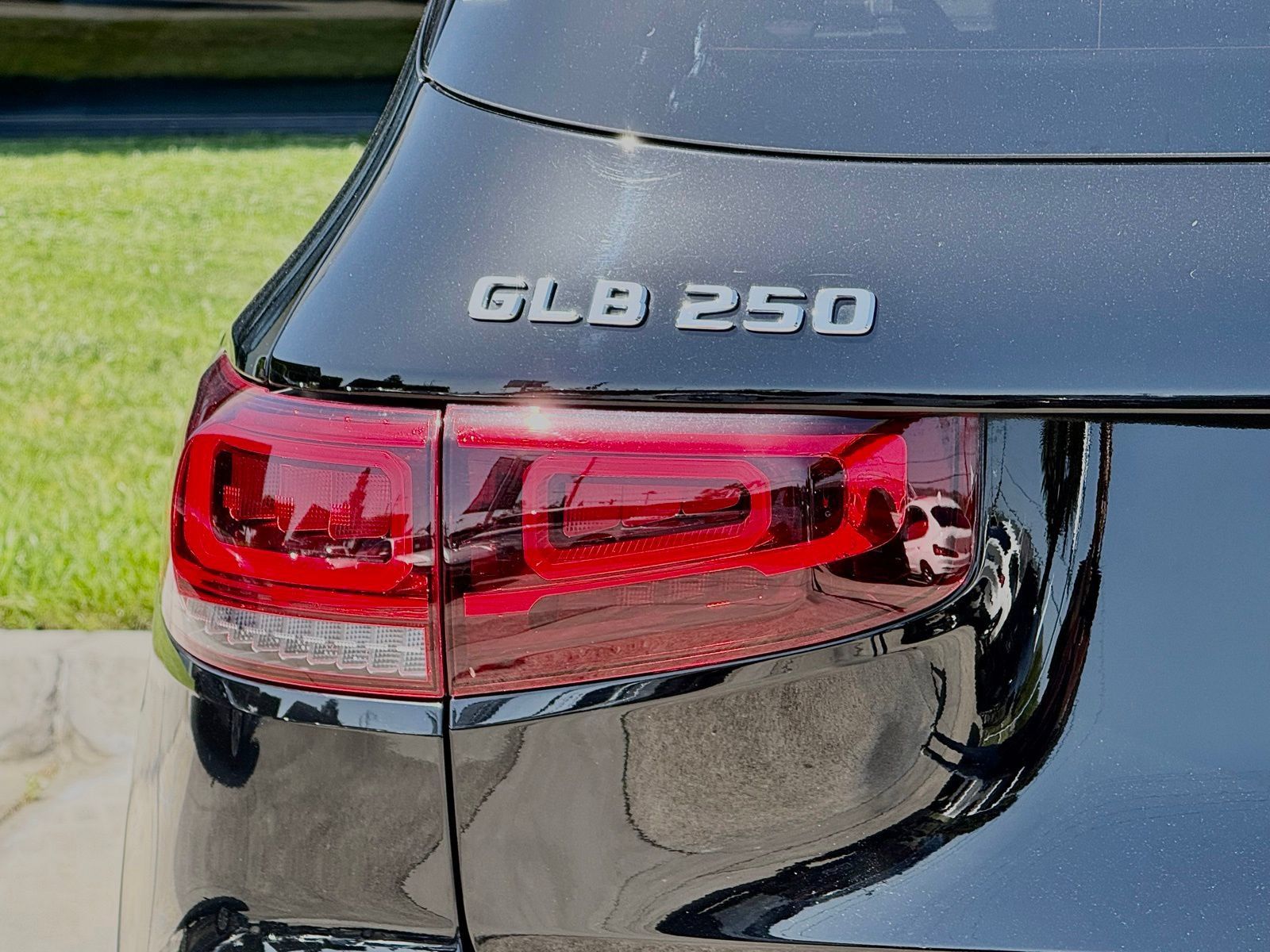 Used 2023 Mercedes-Benz GLB 250 image 11