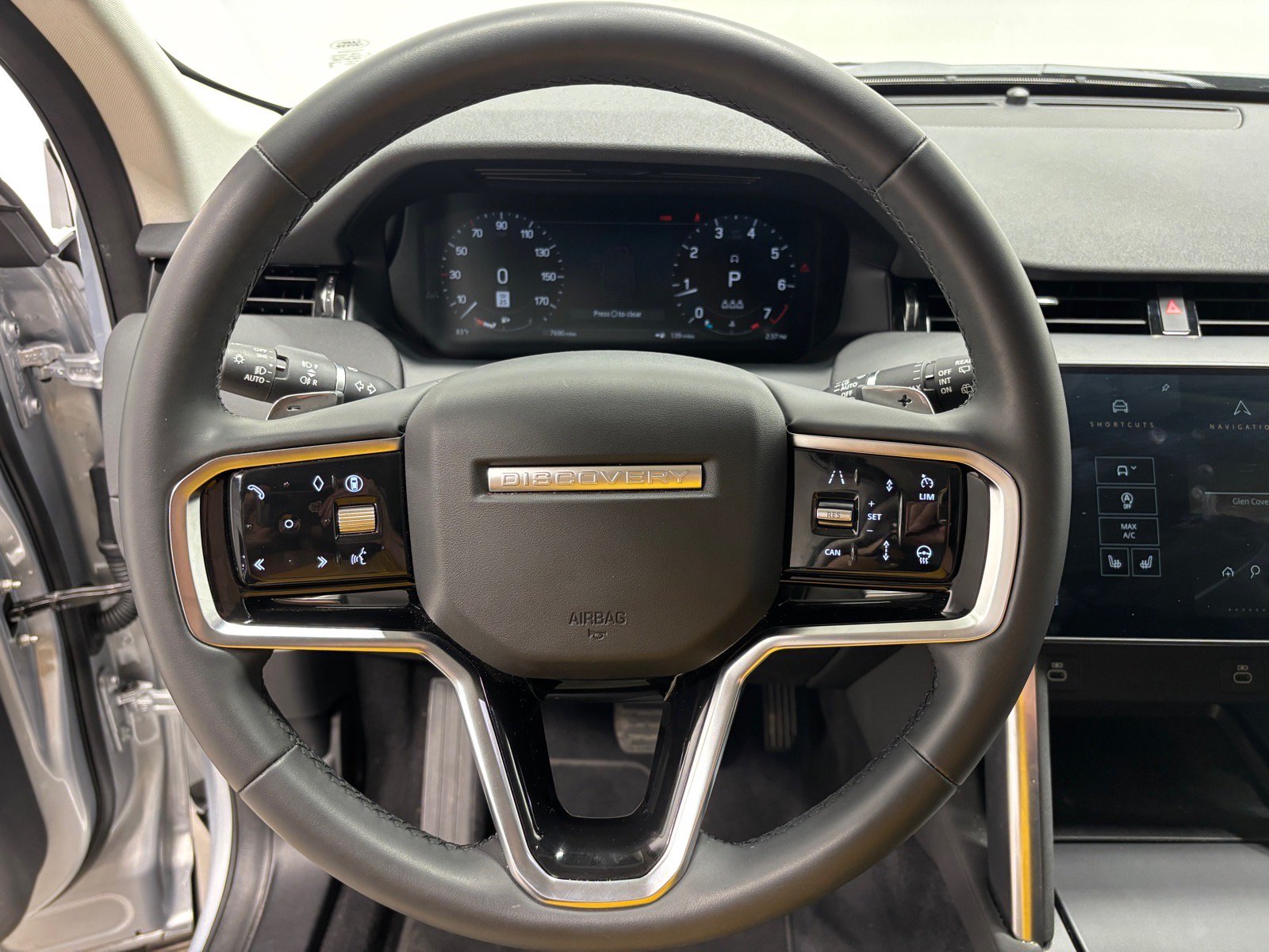 New 2024 Land Rover Discovery Sport S AWD/4WD image 18