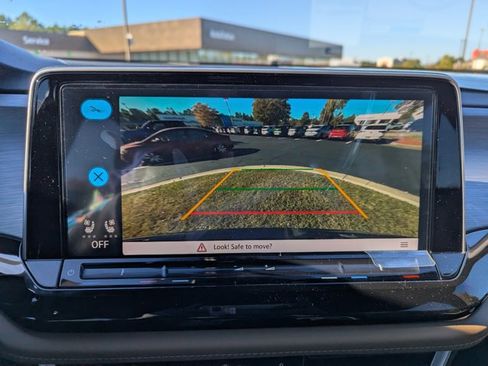 New 2026 Volkswagen Atlas Cross Sport SE image 19