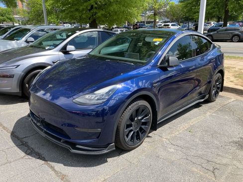 Used 2022 Tesla Model Y Long Range image 3