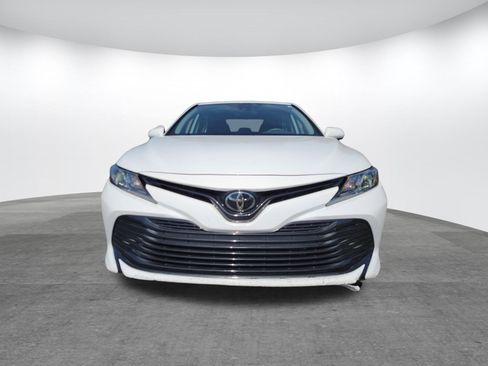 Used 2020 Toyota Camry LE image 17