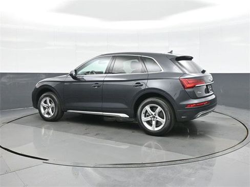 Used 2023 Audi Q5 2.0T Premium w/ Convenience Package image 5