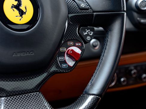 Used 2018 Ferrari 488 GTB RWD image 47
