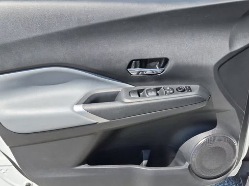 Used 2023 Nissan Kicks SR w/ SR Premium Package FWD image 30