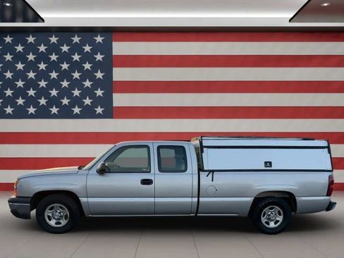 Used 2004 Chevrolet Silverado 1500 W/T image 2