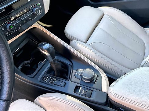 Used 2018 BMW X1 xDrive28i AWD/4WD image 16