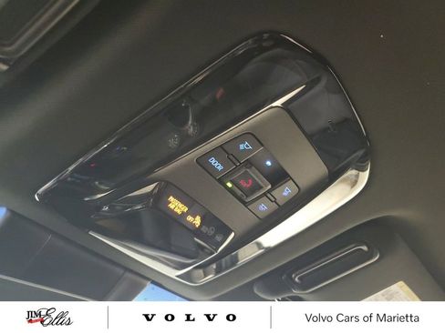 Used 2021 Toyota Venza XLE image 36