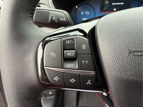 New 2025 Ford Escape SE w/ PHEV Premium Package image 17