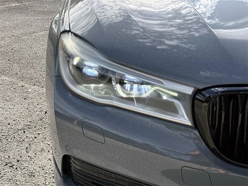 Used 2019 BMW ALPINA B7 xDrive w/ Luxury Rear Seating Package image 9