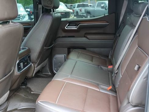 Used 2025 GMC Sierra 1500 Denali w/ Denali Reserve Package AWD/4WD image 17