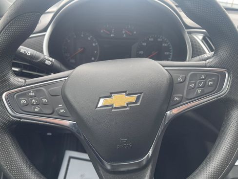 Used 2025 Chevrolet Malibu LT image 11