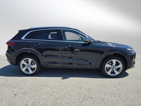 Used 2025 Audi Q5 Premium Plus w/ Premium Plus AWD/4WD image 2