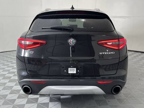 Used 2019 Alfa Romeo Stelvio AWD image 7